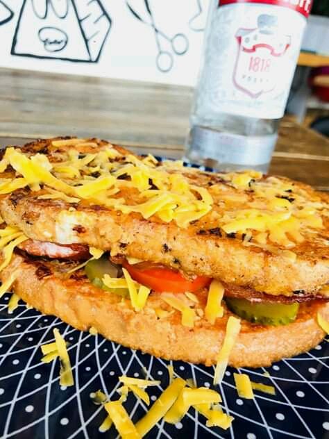 cafe_gravity's tweet photo. Have you tried our delicious french hangover toast?
It's marinated in egg, tomato juice and vodka and stacked with pickles, bacon, tomato and chedder.
Now that sounds like a mouthful!
#GravityDelicious #FridayMotivation https://t.co/wVjXFBZQYU