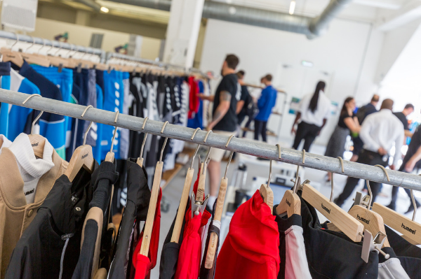 JacketReqd's tweet image. Spotted at Jacket Required| As the UK’s only dedicated menswear fashion trade show, read what Topman’s Frazer Goater had to say, find the full article here... fal.cn/33AJ1 #JacketRquiredAW20 #JacketCommunity