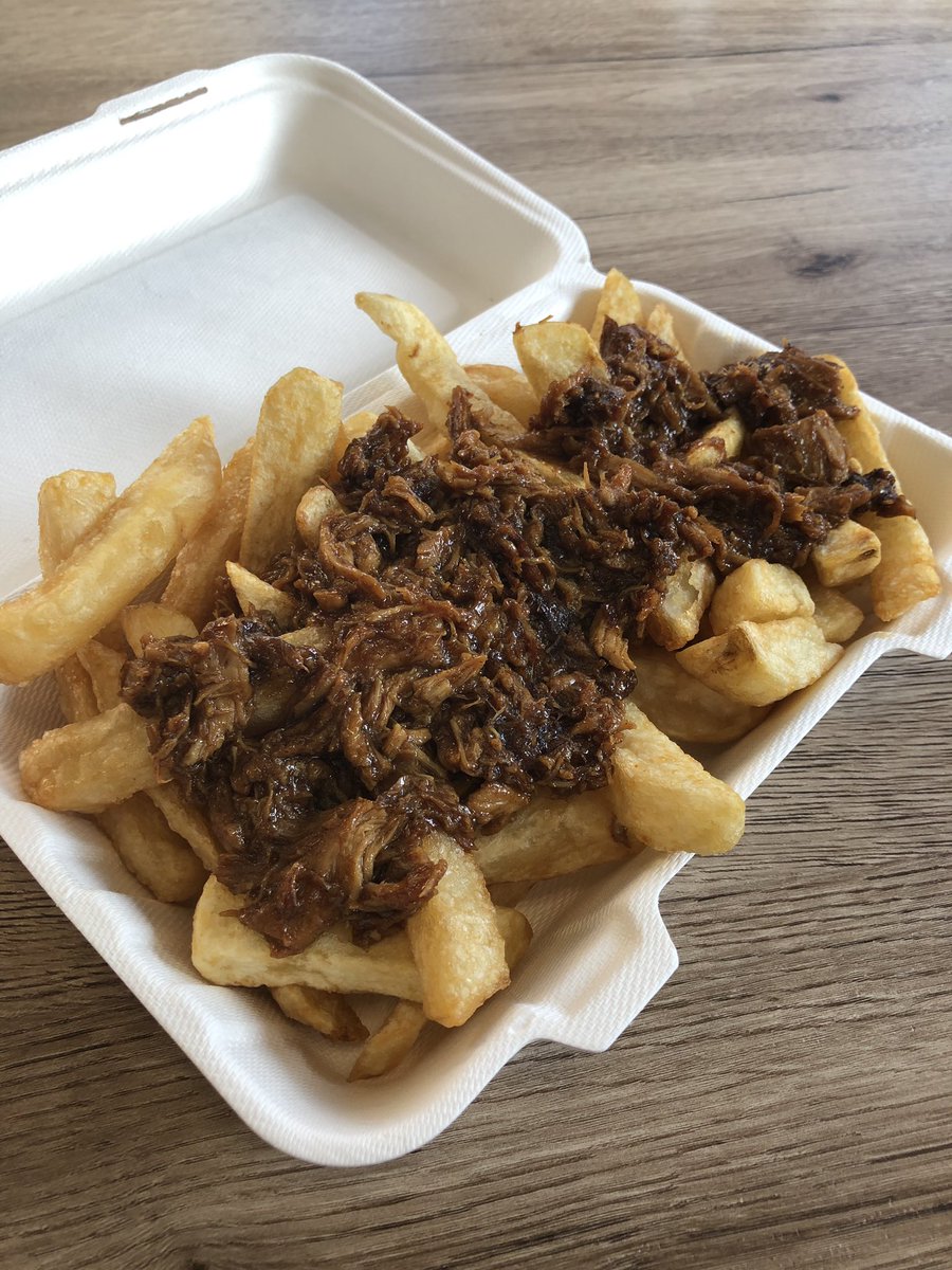 shapchippy's tweet image. ⭐️ Get it before it’s gone... ⭐️

Hoisin duck loaded chips are ending soon! Next months special loaded chips to be announced soon so stay tuned! 🤫

We are open every day through the bank holiday weekend so pop in and try this dish before it goes! 

#hoisinduck #loadedchips