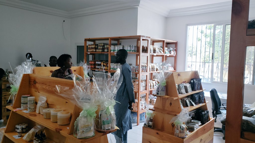 cabinet_devcorp's tweet photo. Visite à la nouvelle adresse de @sooretul avec @diopadou Nouveau cadre, de beaux #packagingdesign, des produits venant de l'axe Nord-Sud et un rendez-vous donné aux #lekkrek sur https://t.co/OOEaNqODh6 #Senegal #food #agribusiness #novelfood #SunuMbay #kebetu https://t.co/tiqUVmfAp3