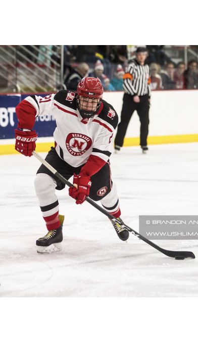 HuskerHockey's tweet photo. Our Milkman starts delivering Gino’s in 21 days 🥛🏒🚨 #CountingDownToPuckDrop #HuskerHockey #GBR @cwalters937 https://t.co/Cus2xZDAOV