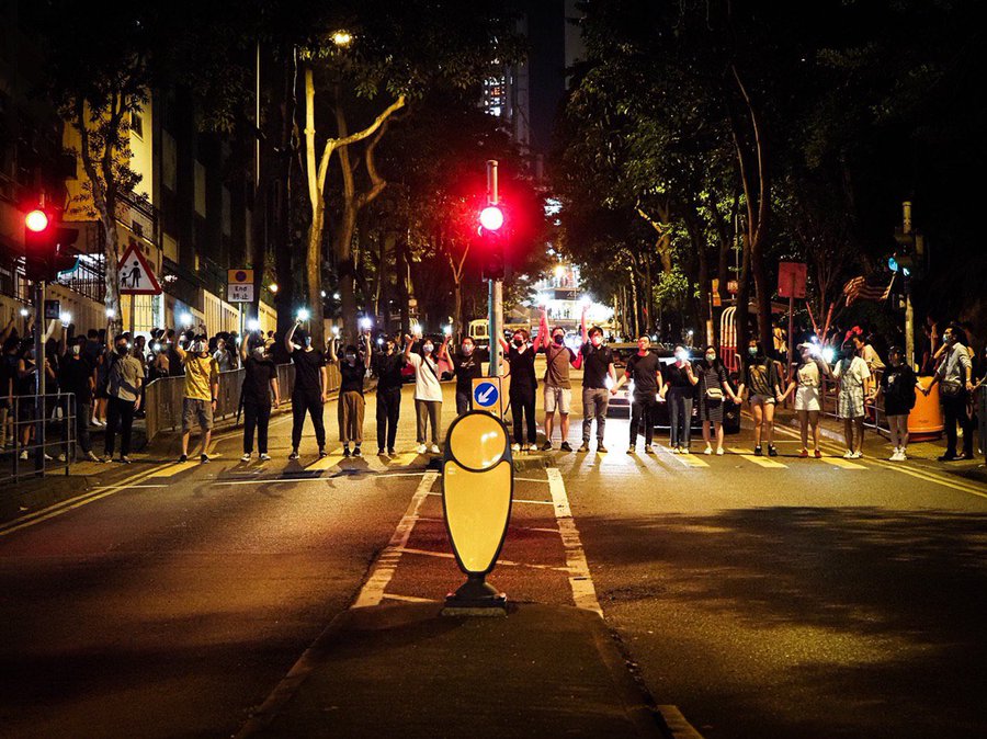 ECp_Hu9VAAESAhQ?format=jpg&name=900x900