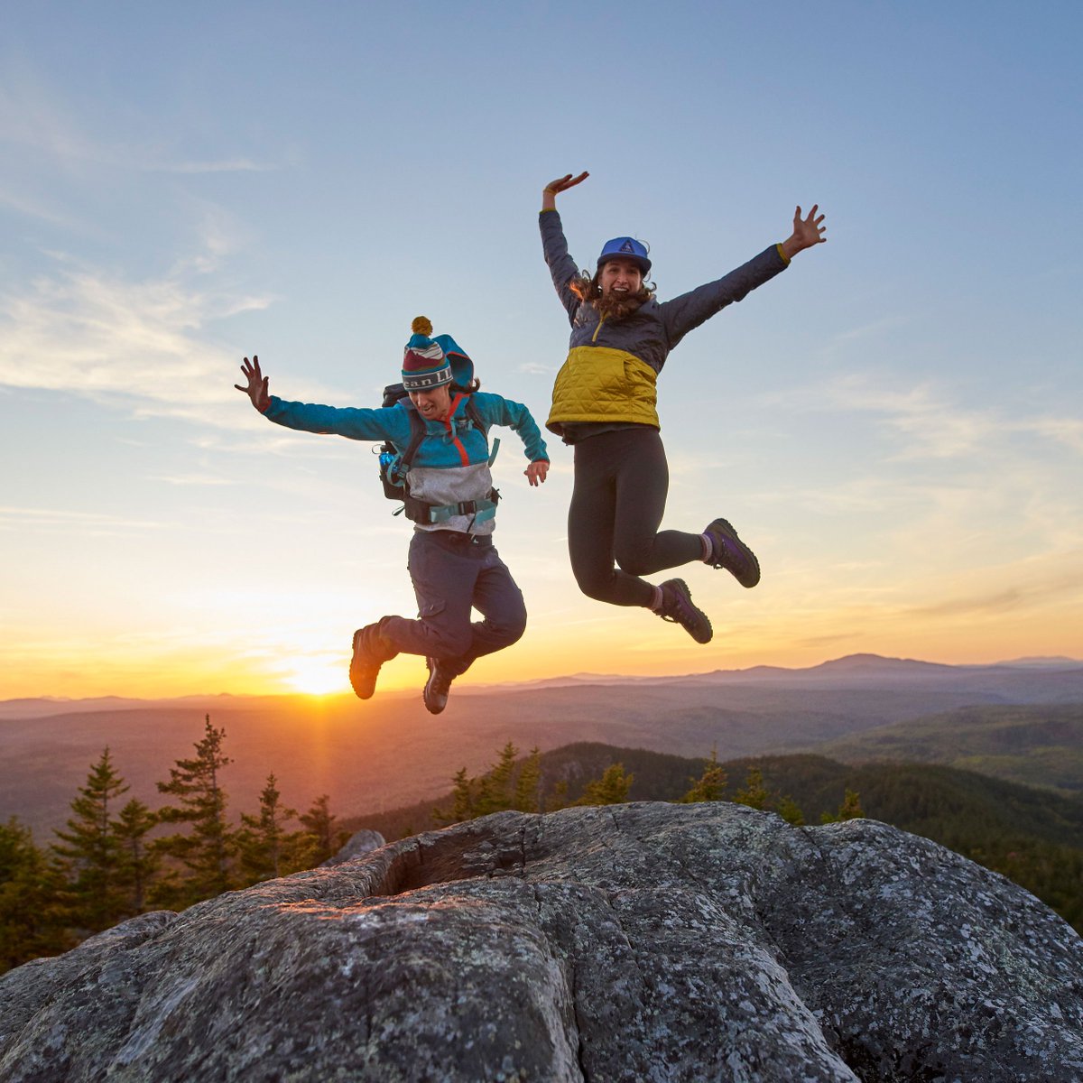 LLBean's tweet photo. We're hiring - come join us! Enjoy flexible schedules, competitive wages and perks like a generous employee discount, access to fitness facilities and a whole lot more. https://t.co/kQNdZg4oHI https://t.co/TKDEAl6ZvW