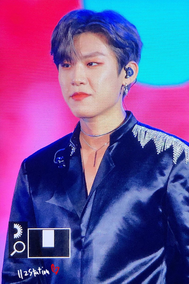 112station's tweet photo. 190823 본상 수상 추카합니다🎉🎉🎉 #박우진 #parkwoojin #AB6IX #에이비식스 https://t.co/F0gYozSWxh