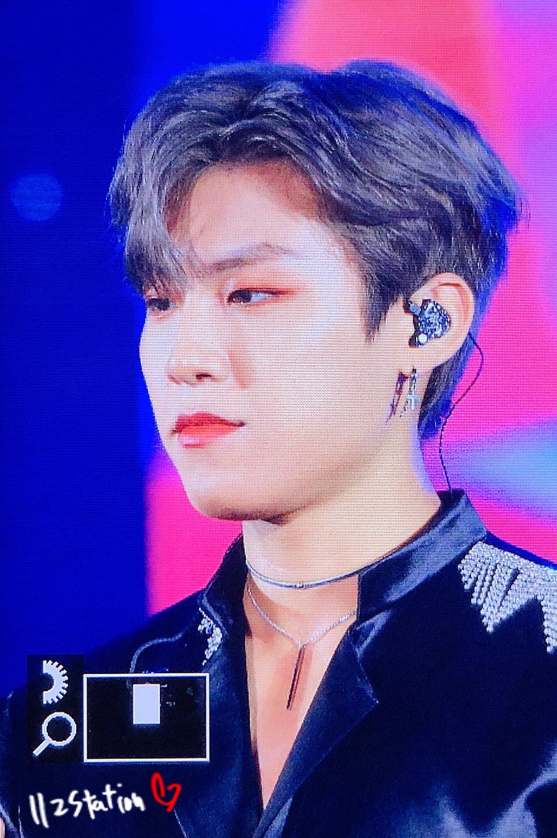 112station's tweet photo. 190823 본상 수상 추카합니다🎉🎉🎉 #박우진 #parkwoojin #AB6IX #에이비식스 https://t.co/F0gYozSWxh