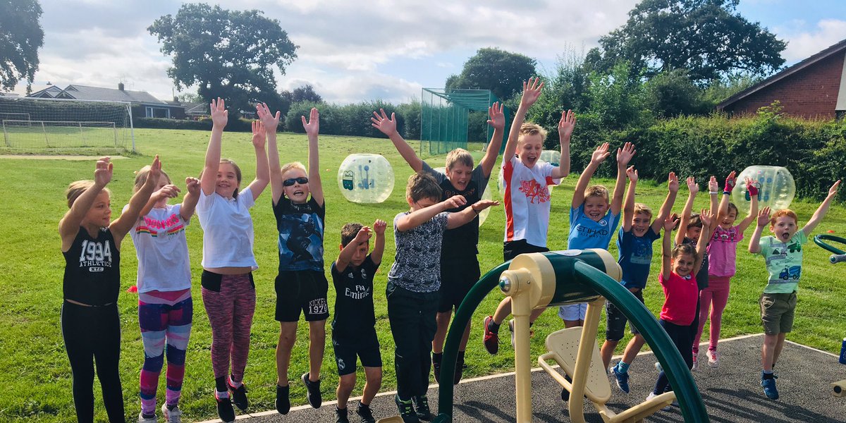GwellaSportDev's tweet photo. Last dragon sport community session today 40 sessions delivered across 3 sites 88 hours of multi sports,coaches,@AuraVolunteers &amp; Flintshire YAs,diolch pawb thank you everyone #communityprovision #staffenjoyment #tryanewskill https://t.co/Q0Ocxw4t5Q