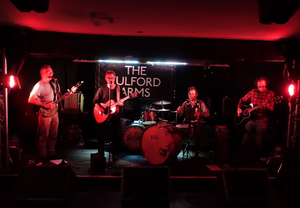 King_Courgette's tweet photo. "Who wants to hear Nine Pound Hammer? Six Pound Hammer? Three Pound Hammer? Anyone? Hello?" Thursday night out with Big Bertha (eagle-eyed viewers can just make her out in the centre there!!) @fulfordarmsyork with the excellent @Hailbailsbop 🎵🎸🎙️🍺 https://t.co/7Vd2EYnvdC