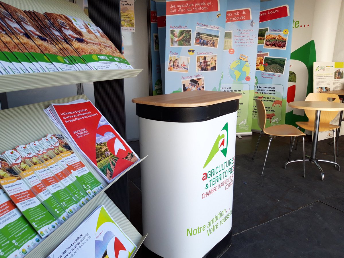 Les prėparatifs se poursuivent place de la Guierle à #Brive où on attend les visiteurs nombreux ce week-end pour découvrir notre #agriculture en #Correze