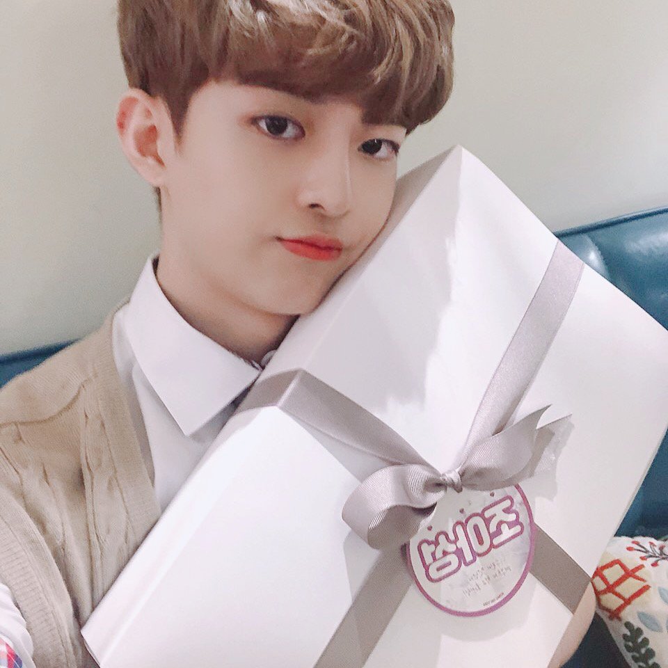 NewWorld_VICTON's tweet photo. [#수빈] 오늘만 지나면 주말이네요
이번 한주도 다들 고생했어요오오오 ;) https://t.co/weQs3PZZVT