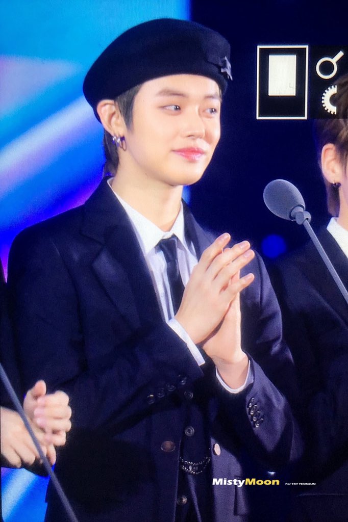 MistyMoon0913's tweet photo. 190823 소리바다 
#연준 #YEONJUN #TOMORROW_X_TOGETHER
 #TXT https://t.co/H2GXd5nSCo