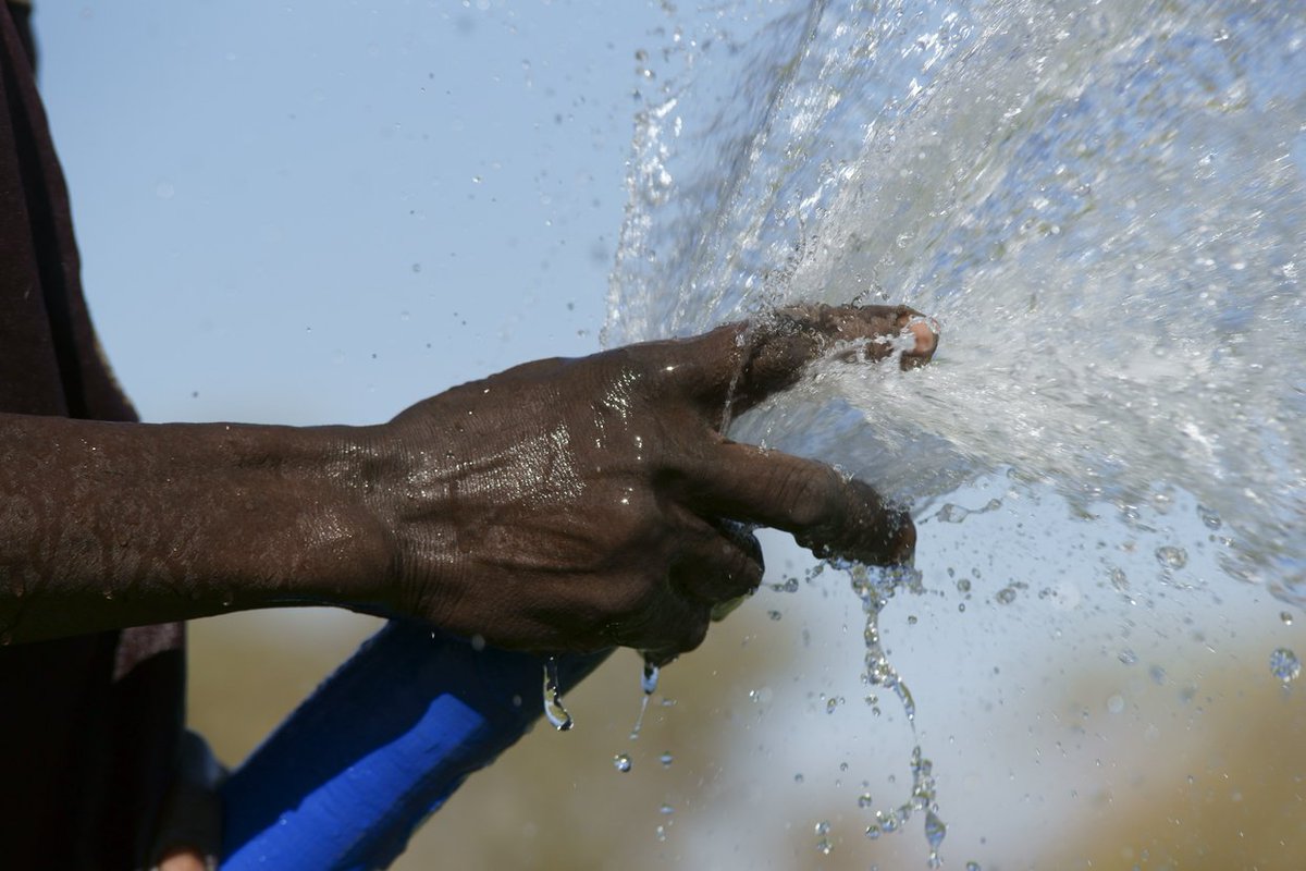 giz_gmbh's tweet photo. Is it five minutes to midnight when it comes to water scarcity? @BMZ_Bund, @IIASA & @worlddatalab are launching #WaterScarcityClock today at 4 pm: An interactive webtool reflecting past data & projections until 2030 to understand & visualize #waterstress
https://t.co/U74hzehAVa https://t.co/HYD5XlxKZw