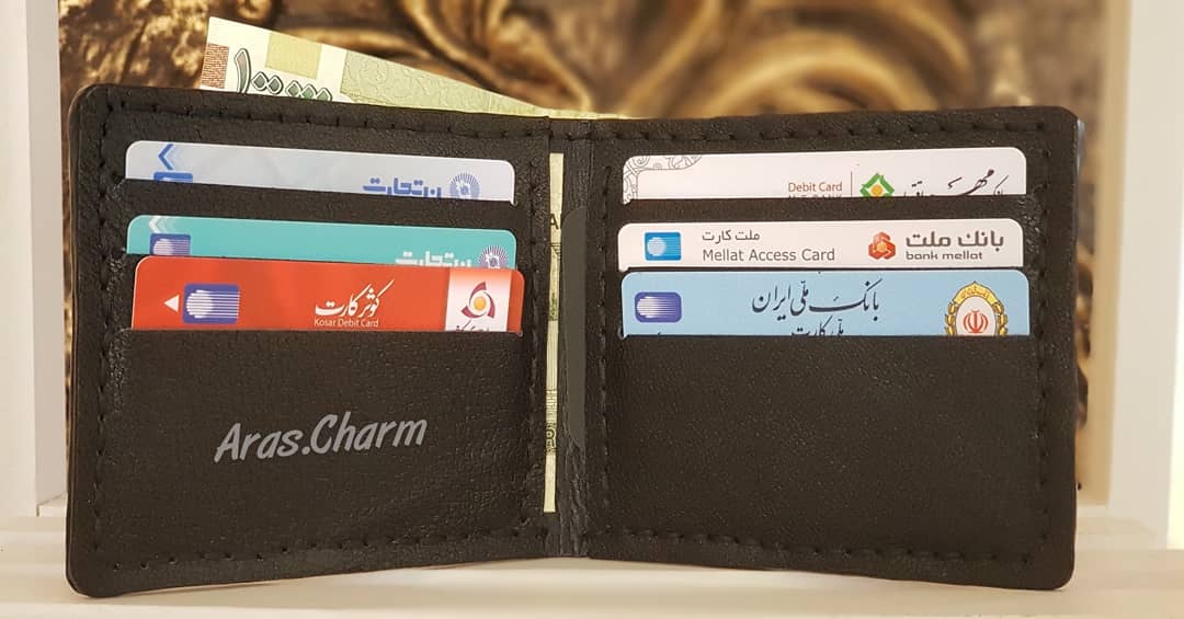 Aras_Charm's tweet photo. 📌کیف پول جیبی مردانه
.
🔴 شش جای کارت رویی ، دو جای بزرگ مخفی و جای پول
.
✔ #چرم_طبیعی کاملا #دست_دوز
.
💰 قیمت و سفارش دایرکت و ادمین تلگرام
...
#چرم #دست_دوز #کیف_پول  #جا_کارتی #آراس_چرم #هنر #کیف #چرم_دوزی #رنگ 
#leather #handmade #wallet #card_holder #art #color https://t.co/QuSXSVyLww