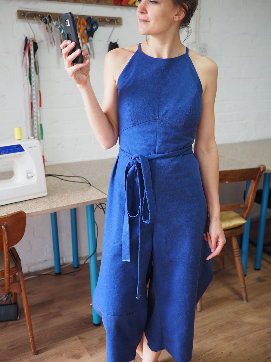 StitchedUpCoop's tweet photo. DIY // Someone donated us some tired-looking sofa covers. Flip the fabric to the 'wrong' side and it looked good as new. So Bryony turned it into this jumpsuit - based on In The Folds' Acton Dress pattern ✂️
https://t.co/hfPws3gGYy
#upcycledfashion #upcycling #reworkit #reuse https://t.co/PZfkWmvEeh