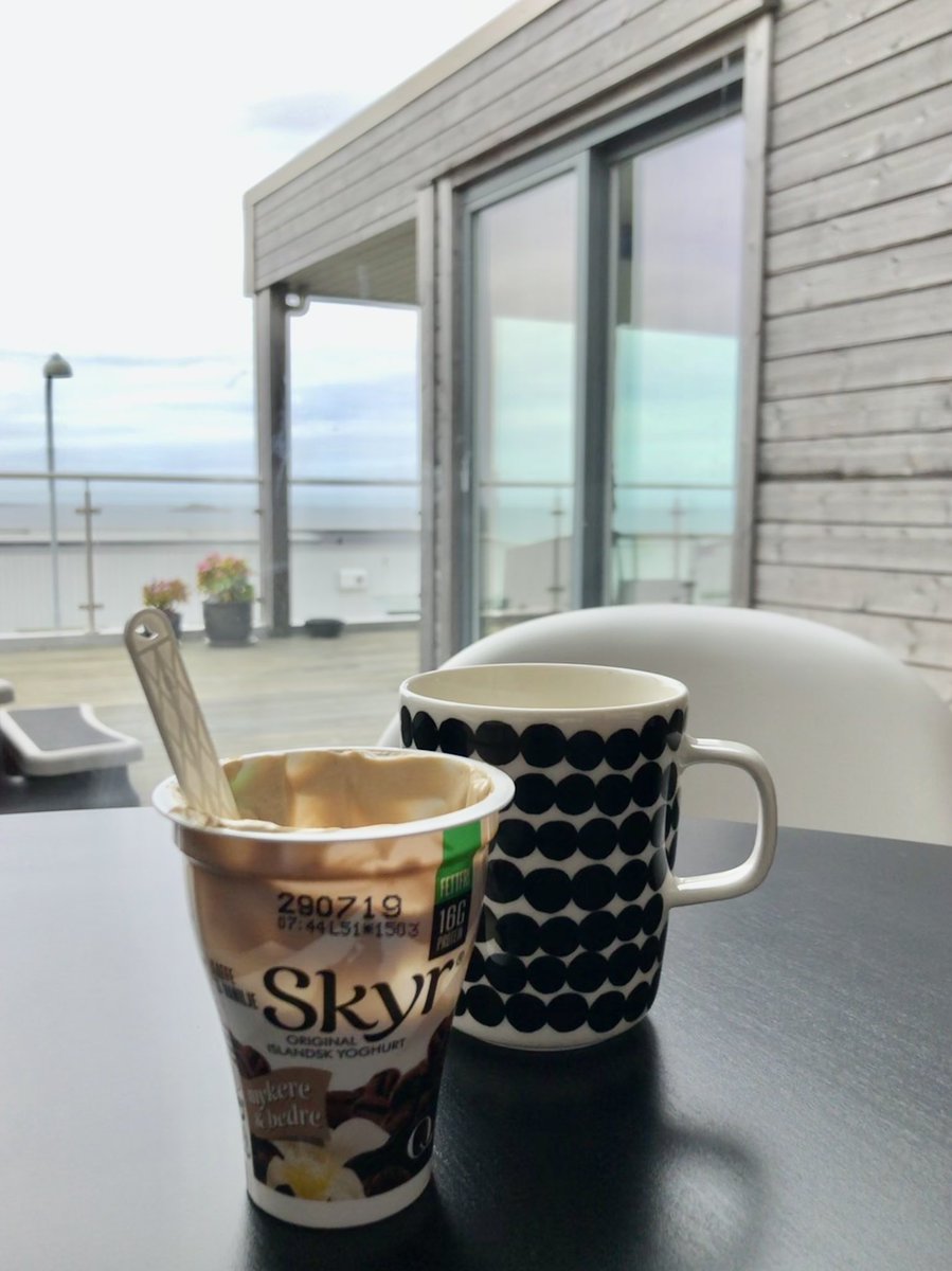 jorulv's tweet photo. Matredder i dag 👍#skyr. Best før, men absolutt ikke dårlig etter 👍@MetteNHavre @1pondus1 @QBentM @rasmussenpal1 @QMeieriene @OysteinSkreien @ReadyCediGo @AasheimKristine @PerFiedler @TerjeH15 https://t.co/gdhKqtGSzO