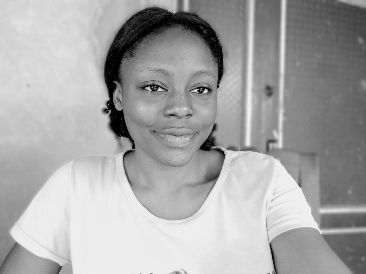 the_marybadmus's tweet photo. BLACK & WHITE! If I don't show you the bags under my eyes and their sunken nature recently, how would you know this girl is serious! 🙂
#builttochange
#theexcelconference
#TEC2019 https://t.co/LBno6lr7Fa