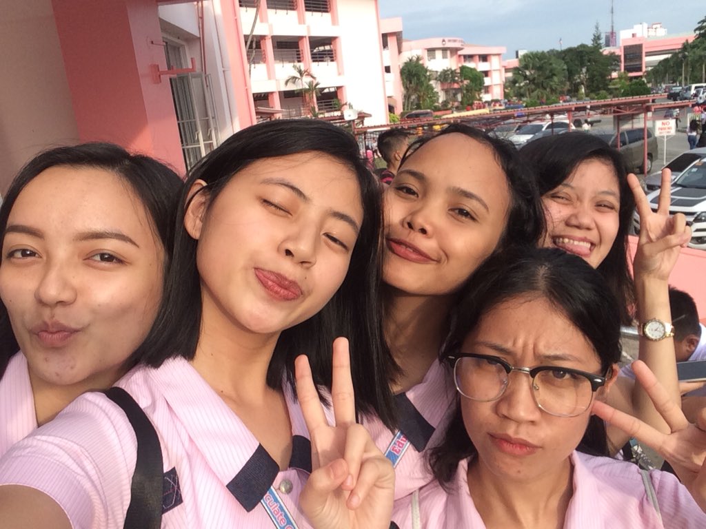 melennee23's tweet photo. My PAFTE experience will never be great without you guys 💕charess haha @aloha_katrina @rosehyungsik @carminaelaine @julieannorfanel *Venus https://t.co/5mUAug3QTA