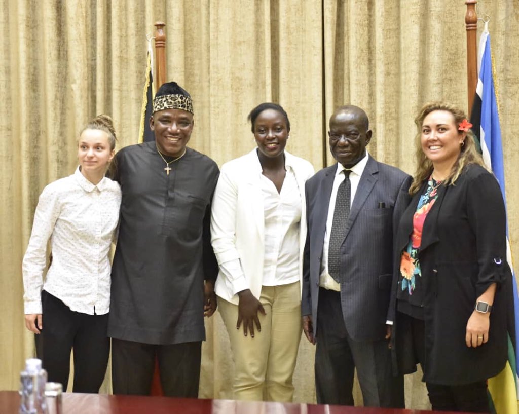 jeansseninde's tweet photo. Humbled to have the Vice President of Uganda Hon.Edward Sekandi Meeting @SWDFC1 Guests ahead of the tournament. @SarBareman @farenet @SsenindeFound
#ItsTime
#Swdfc1 https://t.co/KW3bUyRypI