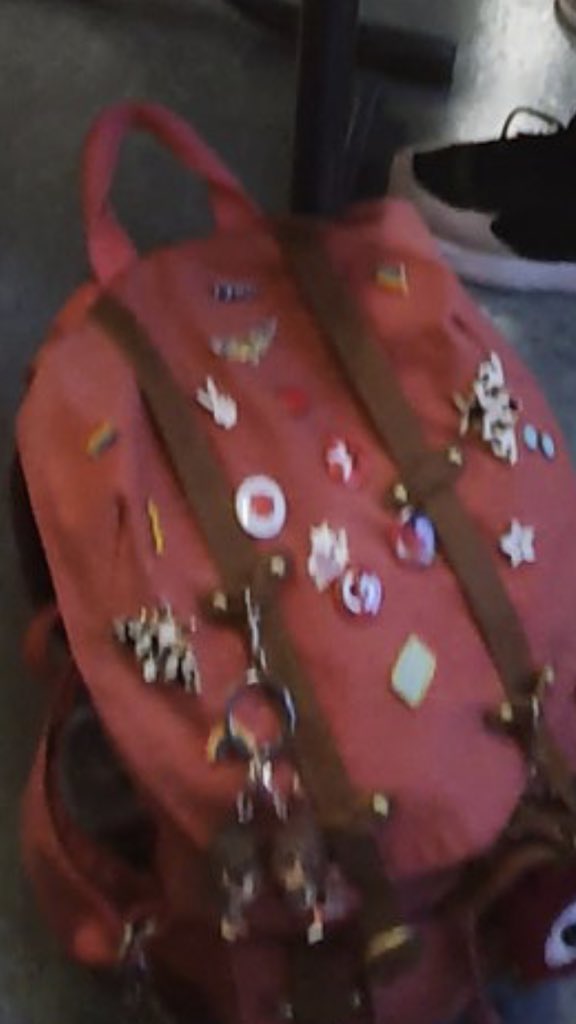 NuggetViolets's tweet photo. @Last4Standing If this is her bag then she has a few rainbows on there 🏳️‍🌈🌈 https://t.co/ZU8nWp9Naq