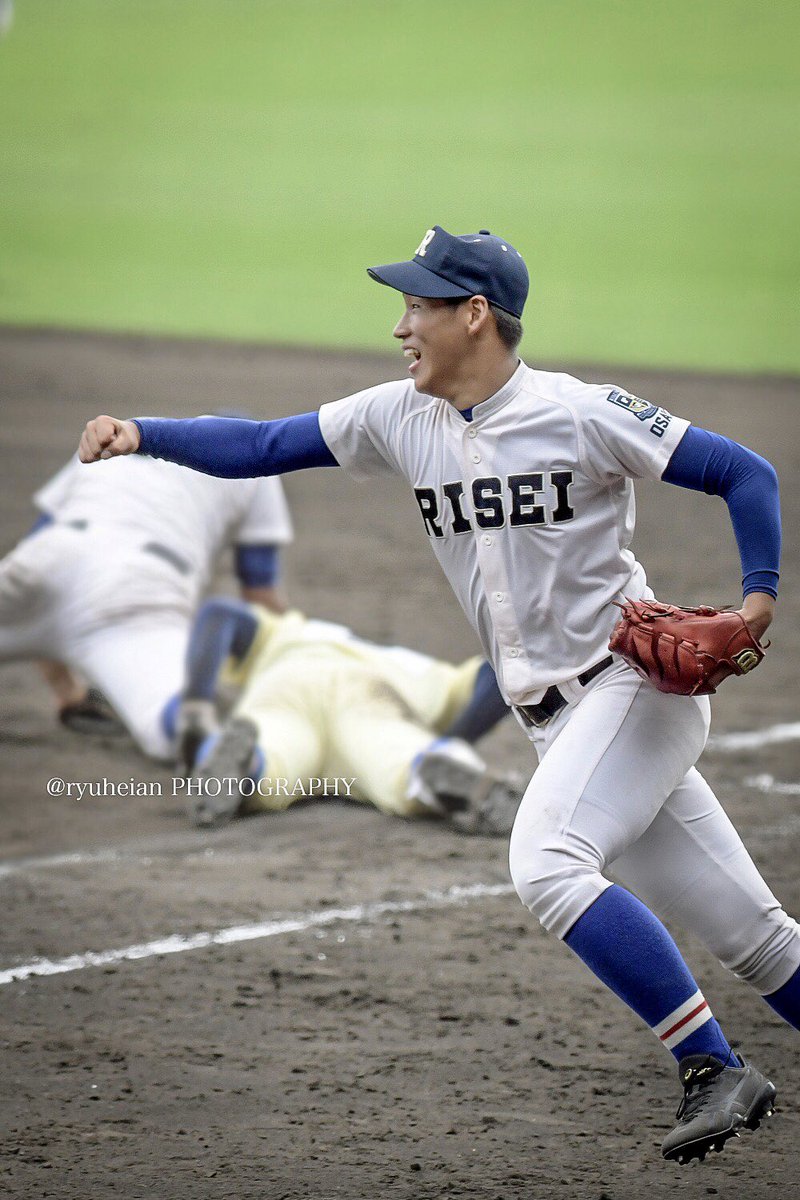 龍平 Pa Twitter 第101回全国高校野球選手権大会 決勝 履正社vs星稜 2年生 岩崎峻典投手が好リリーフで優勝を呼び込み 胴上げ投手に 履正社 岩崎峻典 熱闘甲子園