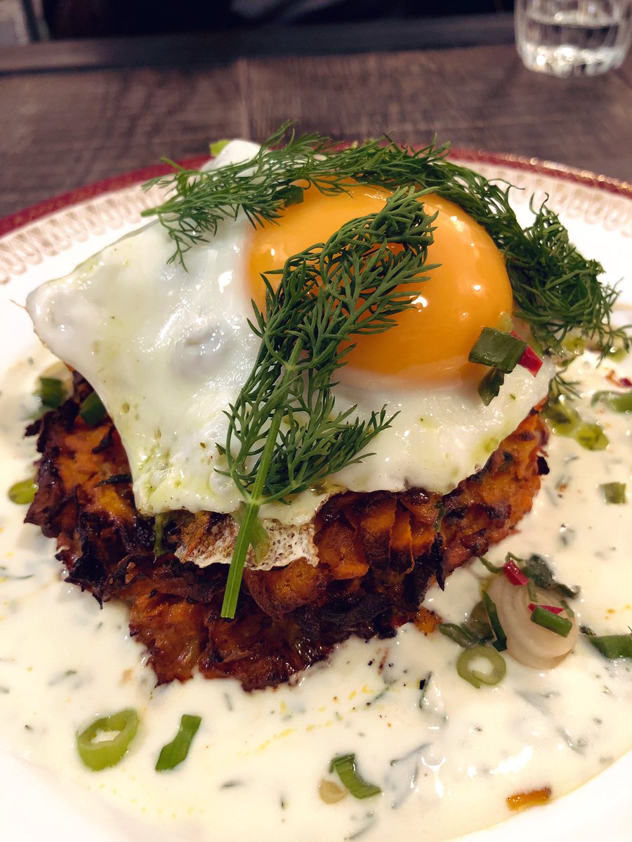 JeremysFoodTour's tweet photo. Breakfast from Eggbreak, London! A tender lamb hash with sweet potato and a fried egg with a runny, silky yolk and Nutella French toast with cornflakes and mascarpone! #Eggbreak #London #Breakfast #JeremysFoodTour #FoodBlogger @EggBreak_LDN https://t.co/9yxbu6mu6y