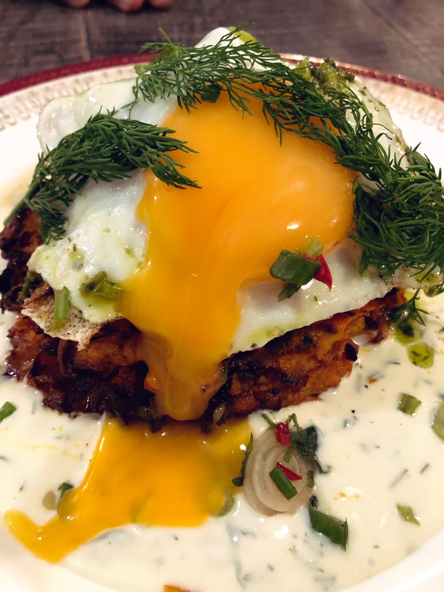 JeremysFoodTour's tweet photo. Breakfast from Eggbreak, London! A tender lamb hash with sweet potato and a fried egg with a runny, silky yolk and Nutella French toast with cornflakes and mascarpone! #Eggbreak #London #Breakfast #JeremysFoodTour #FoodBlogger @EggBreak_LDN https://t.co/9yxbu6mu6y