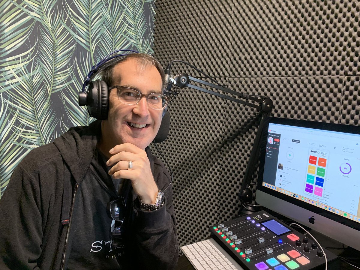 BRAMRADIO's tweet photo. Brand new live show piloting this lunchtime 13:00-14:00, #MusicToTheMax with Ben Maxwell. Music news, Amsterdam gig news and great music. Listen live here https://t.co/xjIgc6AhPK or catch up later. https://t.co/Knu8P8x3PI