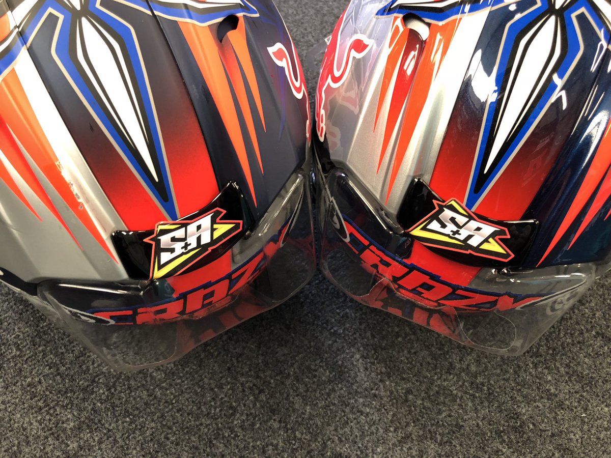 samerchandise1's tweet photo. #ayumusasaki helmet looking good and ready for #silverstonegp this weekend💥
#araihelmet #71 #drudiperformance #didpaint https://t.co/eMxUi1KMYc