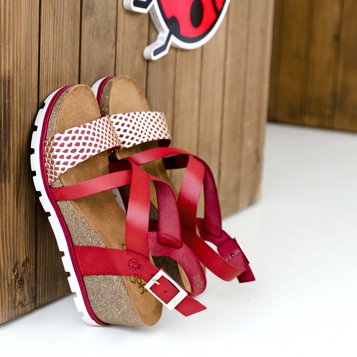 rebajas sandalias yokono