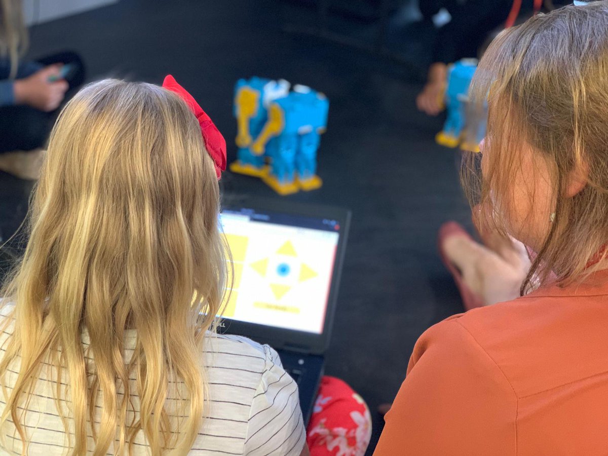 CGI_UKNEWS's tweet photo. That’s a wrap! It’s been brilliant to host seven #DaughterToWork days around the UK this summer. It was a privilege to help shape the next generation of #WomenInSTEM by working with young girls who are so passionate about tech! We can’t wait to do it a ... https://t.co/ar8lpvGPs9 https://t.co/6OVGwDI2Ch