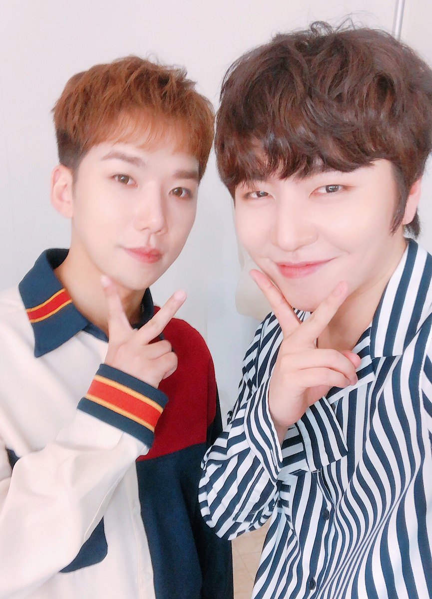 FAN_100PER's tweet photo. 록현, 찬용 위문편지 주소 안내

✍🏻 https://t.co/WSDQPUz9QW https://t.co/lYv2YcHjFy