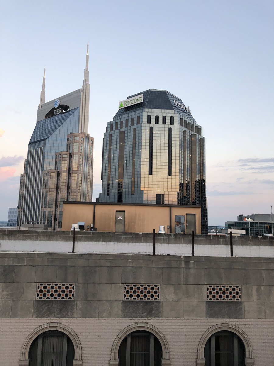 MyAllergyENT's tweet photo. Welcome to Nashville. #COE day with trainers @DrScottFortune @DrLeeBryant teaching #clarifix #minmallyinvasiverhinology #PeerToPeer https://t.co/qsvKX1SpXC