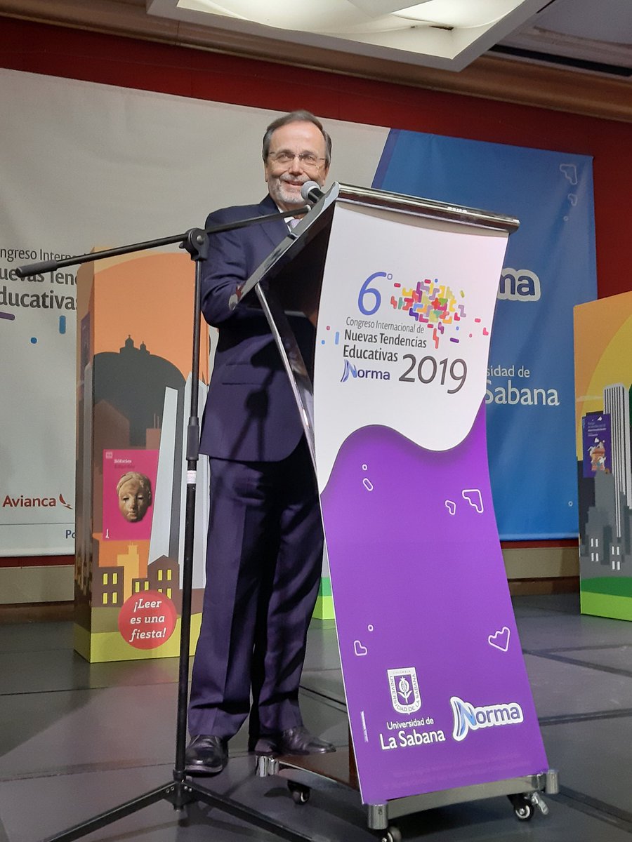 NormaEdiciones's tweet photo. Daniel Cassany, invitado del #CongresoNorma; Enrique González, presidente @CamLibro; #JohnFitzgerald y más de 300 directivos de todo el país, nos acompañaron en la cena de lanzamiento de nuestras colecciones de #Literatura. ¡Gracias!
#LeerEsUnaFiesta
#NoPiRatería @dancassany https://t.co/DVwqsUuiKs