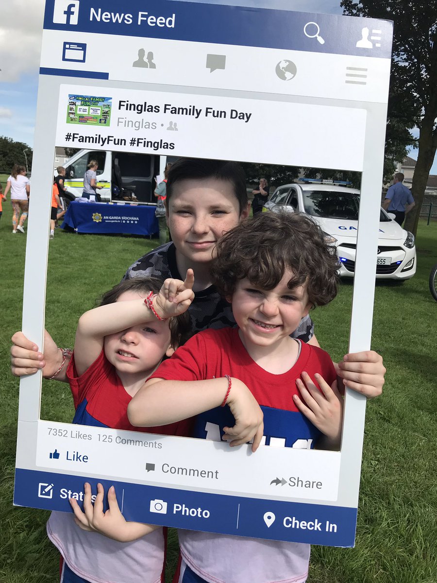 DNPartnership's tweet photo. Finglas Family Fun Day, Farnham Drive happening now #barnardos #betterfinglas #dnwap #DCC #meetingplace #gardasiochanafinglas #tusla #FYRC #LordMayor #FinglasWestFRC #thegreenscene #finglascentre #safefoodIreland https://t.co/3oxdXsbCC8