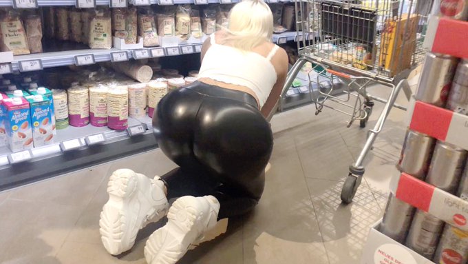 Manchmal muss man sich eben b&uuml;cken 😜 G&ouml;nnt euch den pers&ouml;nlichen Kontakt zu mir, t&auml;glich neue Videos<a href="/tag/love"class="tags"><span>#love</span></a><a href="/tag/friday"class="tags"><span>#friday</span></a><a href="/tag/germany"class="tags"><span>#germany</span></a><a href="/tag/today"class="tags"><span>#today</span></a><a href="/tag/weekend"class="tags"><span>#weekend</span></a><a href="/tag/deutschland"class="tags"><span>#deutschland</span></a>