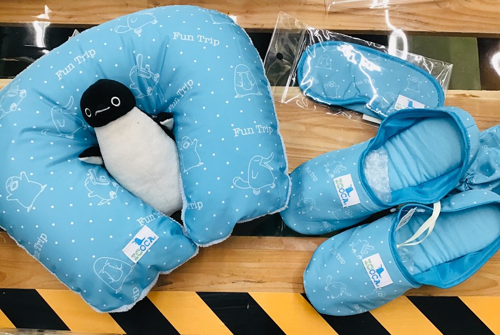 レールヤード 公式 新入荷情報 イコちゃんトラベルシリーズ 折り畳みスリッパ 税込1 6円 折り畳みネックピロー 税込1 728円 アイマスク 税込972円 どれもコンパクトに持ち運び可能 旅だけでなく普段使いでも問題ないですよ O