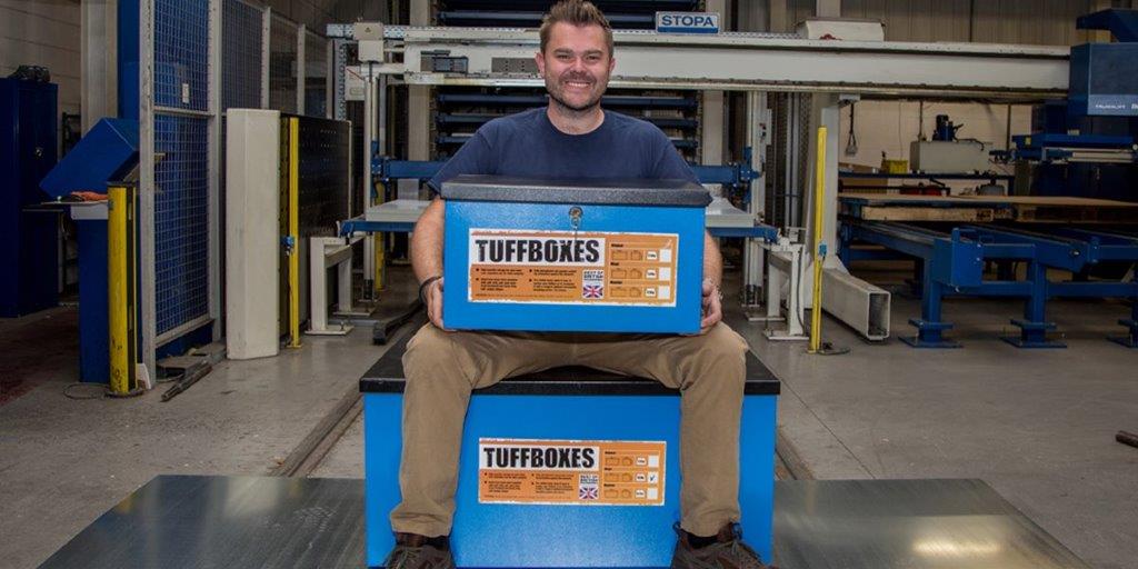 tuffboxes's tweet image. Each #Tuffbox is made extra strong with the use of welded seams and parts. From the handles to the creases of the lids, the welded #construction allows for tougher protection and reduces the risk of entry into the box. #toolsecurity #tools #safe #secure