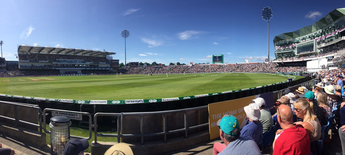 the_pickers's tweet photo. #onemorephoto #ENGAUS #headingly #Ashes2019 👌🍻☀️🏏 @PeterFitzy @cricketcomau https://t.co/ET70zKu2yV