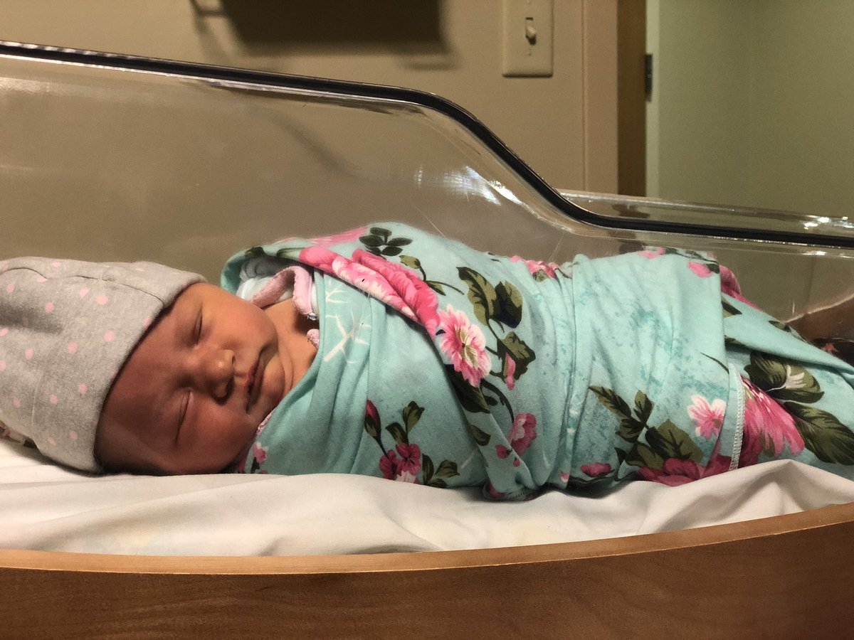 Sam_Crowley14's tweet photo. Here is my gorgeous rainbow baby. Miss Isabella Arya Crowley! So thankful for our company and the time I get to bond with my little angel #Aug212019 #RainbowBaby #KamoPride #ATTMomma #ATTsupportsfamily #thankful #ATTPoplarBluff @KAMOkonnects @woolverton_b @lt219r @alysonwoodard https://t.co/aJ4DkFSsxL