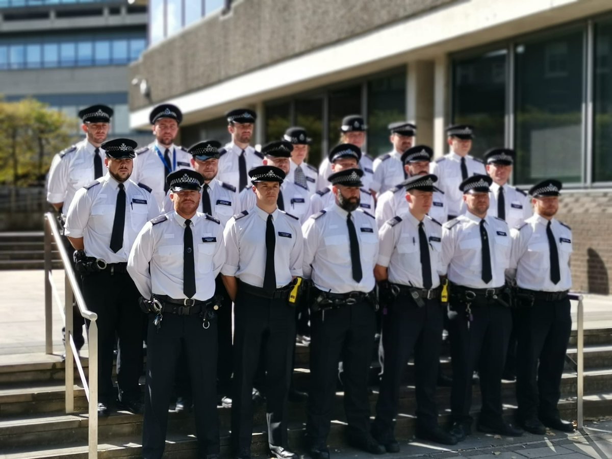 MetTaskforce's tweet photo. TSG U4:3 observed a minute's silence this morning to remember PC Andrew Harper 7605. Murdered last week whilst on duty with Thames Valley Police. Our thoughts go out to his family, friends and colleagues. RIP Andrew #TheThinBlueLine #WeStandBesideYou @ThamesVP @metpoliceuk https://t.co/woOaCaFqBq