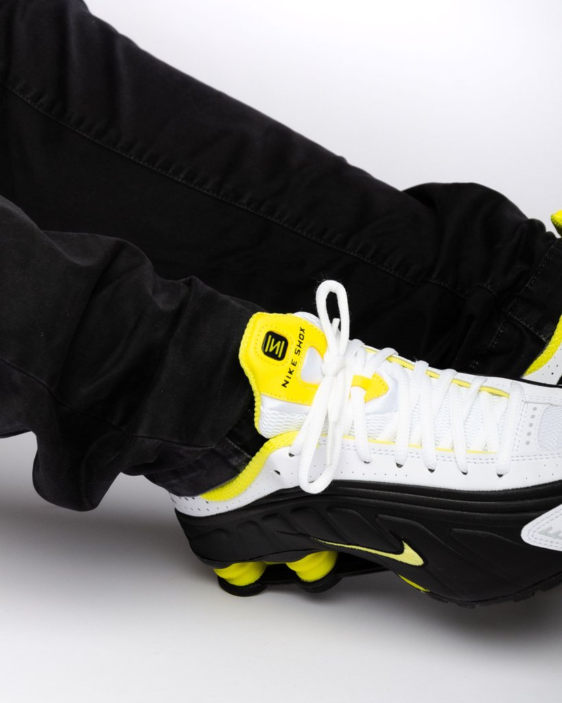 nike shox r4 yellow