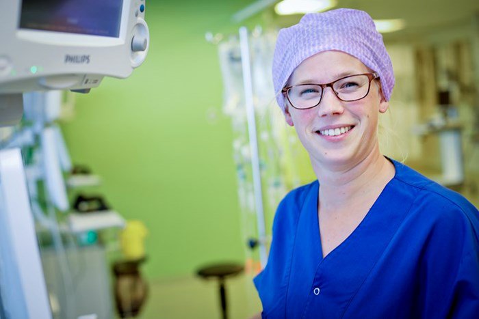 #vacaturevrijdag! Wil jij uitgedaagd worden de zorg anders te bekijken? Jezelf en elkaar versterken door samen te werken? We zijn o.a. op zoek naar: 
• Anesthesiemedewerker
• Bedrijfscoördinator polikliniekbedrijf
• OK assistent
Bekijk alle vacatures op ow.ly/1xfN50vGLYf