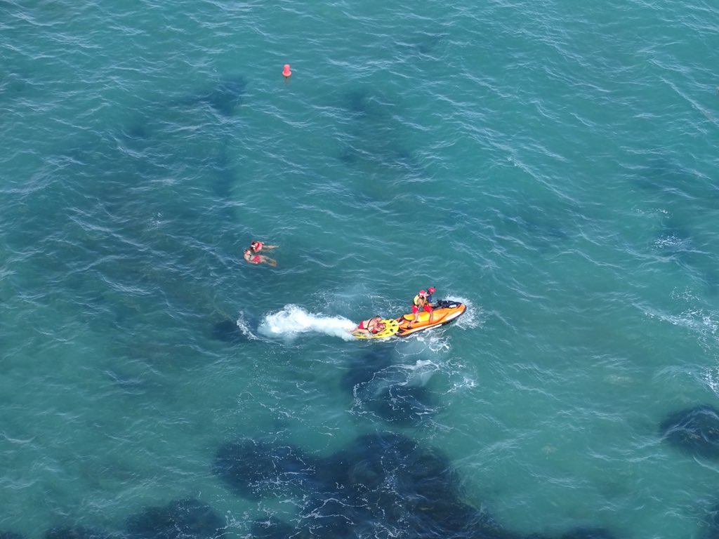 112rmurcia's tweet photo. #PlanCopla2019 Las asistencias de salvamento y rescate en playas de la #RegióndeMurcia se reducen un 14 por ciento respecto al verano pasado. Esta mañana se ha celebrado un ejercicio de salvamento en la playa de Levante de Cabo de Palos (#Cartagena). https://t.co/VbuL56O9ZO