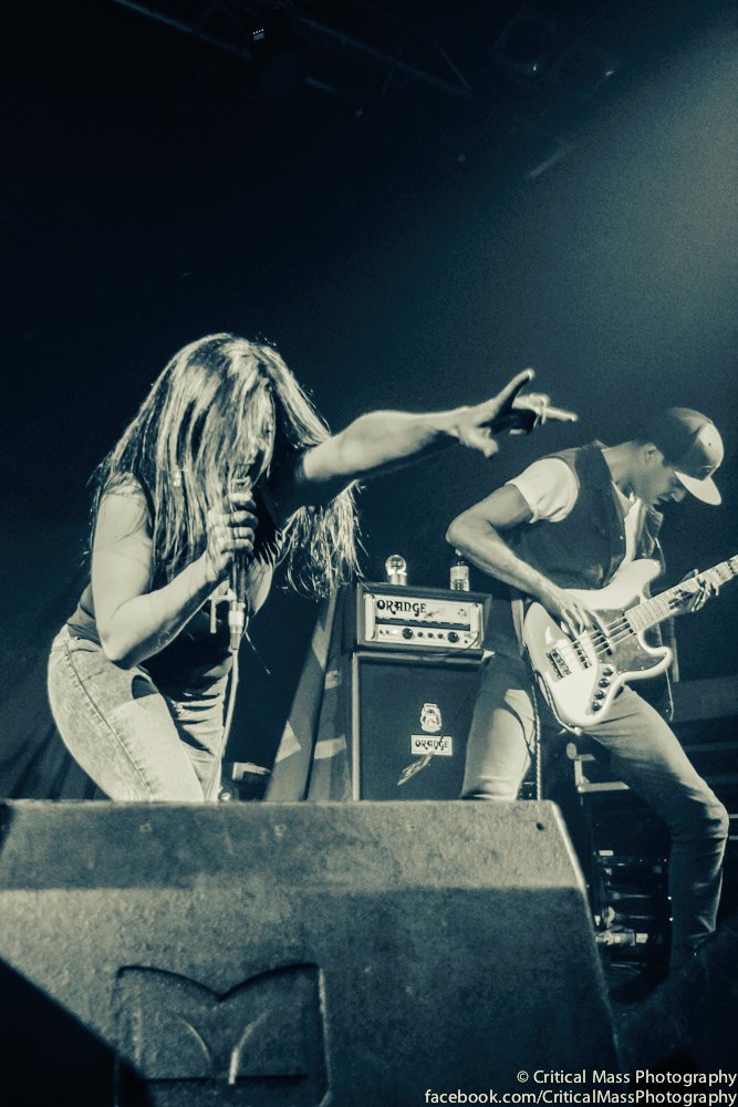 sanguineband's tweet photo. Reaching into the weekend likeπ€
.
.
.
#tarinkerrey #sanguineband #alpinestars #nordstrandaudio #sigg #siggstories #ontour #fenderjazz #femalefronted #womenofmetal #alternative #punkrock #metal https://t.co/rqK0ElgpVE