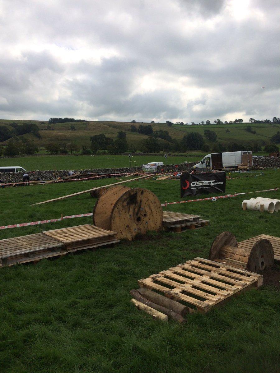 Look 👀 at this very impressive junior kickstart for tomorrow kindly sponsored by <a href="/TheListerArms/">Lister Arms Malham</a> 
<a href="/OSETbikes/">OSET Electric Bikes</a> <a href="/malhamdale/">Malham Yorkshire</a> #motorsport
