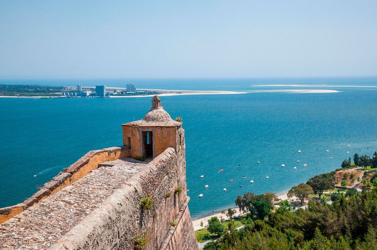 Ocho motivos por los que querrás volver a #Setúbal una y otra vez bit.ly/30uVuNU via <a href="/CNTravelerSpain/">Condé Nast Traveler</a> #portugal #viajes #viajar #travel #traveltips 
Sinónimo de un verano perfecto para playeros, culturetas y foodies...