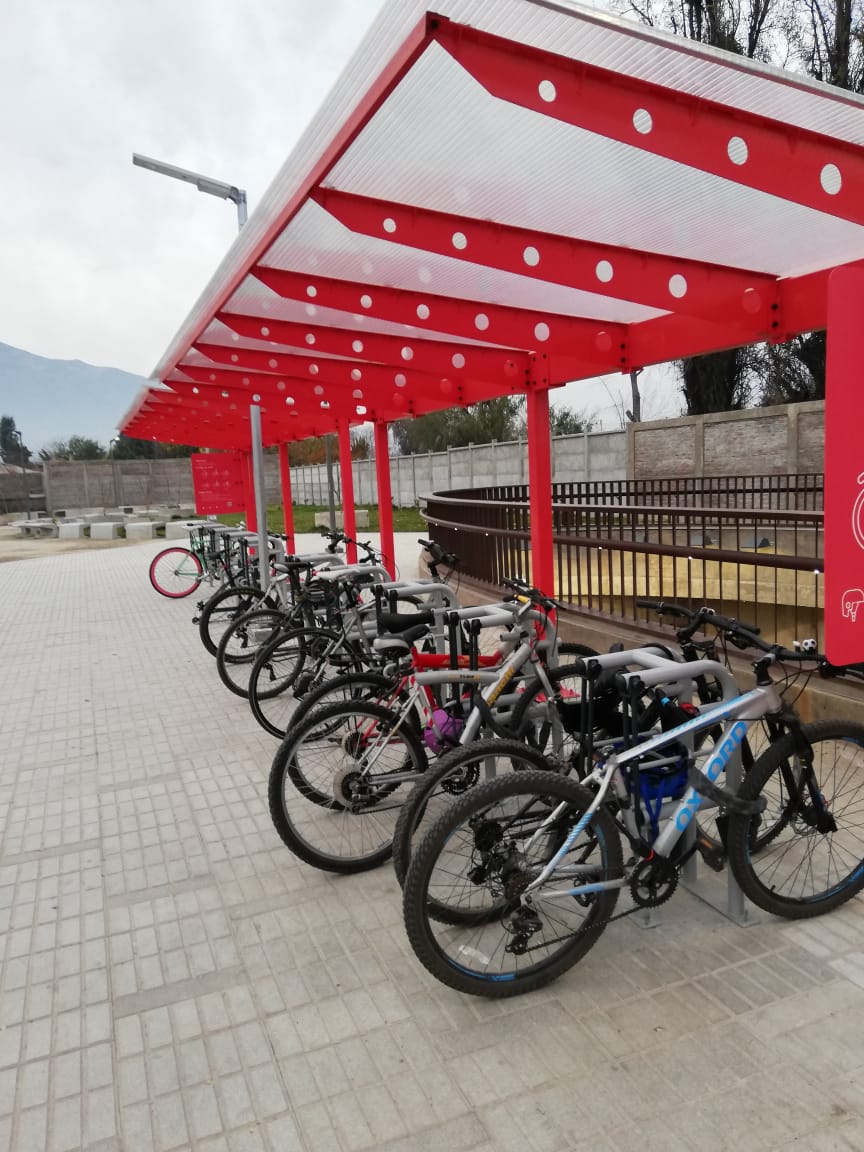 Felices de sumar 40 nuevos estacionamientos gratuitos a Linea 0 del <a href="/metrodesantiago/">Metro de Santiago</a> en 3 estaciones. Estamos llegando a cerca de 500 parking en total y seguimos creciendo.