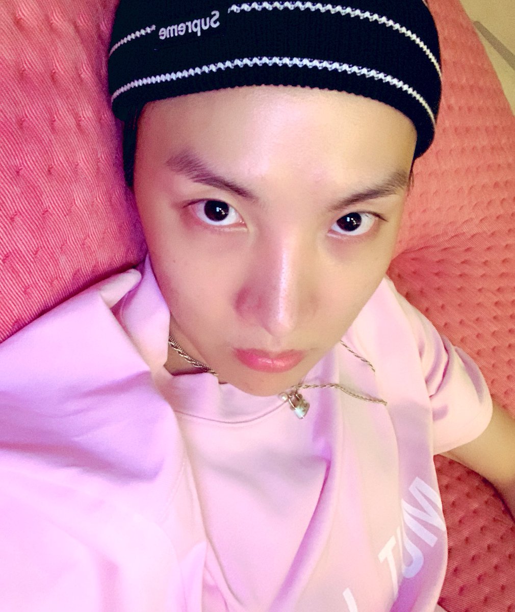 __cyjh's tweet photo. めっちゃお肌荒れてる、、ちゃんと寝れてんのかな https://t.co/fqJkQzPB5D