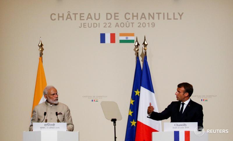 IndiaPhotos's tweet photo. Pictures: Modi visits France https://t.co/DUAg1pCHBF https://t.co/upRZGLRL7H