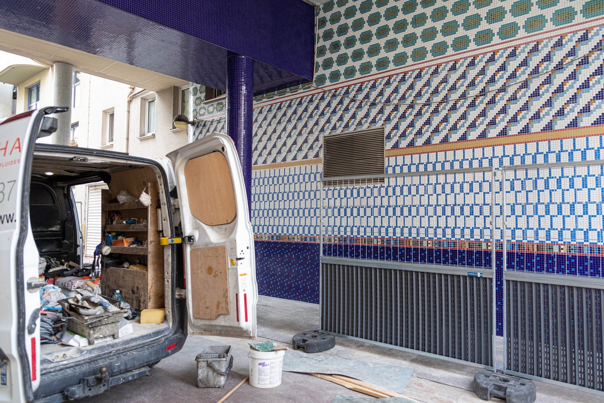 MairieParis14's tweet photo. [RETOUR EN IMAGES] 

Retour en images sur le chantier en cours rue Bernard de Ventadour. 
 
La Ville de Paris, la Mairie du 14e et CDC Habitat vous invitent à découvrir l'oeuvre de Nacarat Color Design le 29 août à partir de 9h. 

Crédit photo : Camille Dampierre. https://t.co/vPDsL7v2jK