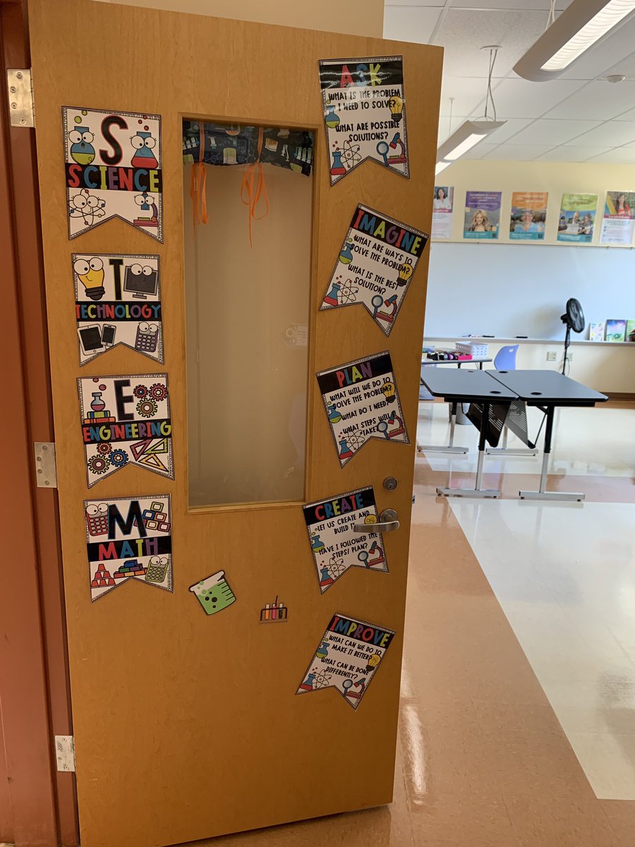 sysmustang's tweet photo. @LLPJMadrigal Hi Peter! @sysmustang here! I teach 700 K-6 students #STEM  in Maine. My biggest #clearthelist reason is to provide my students with a creative lab to learn engineering and technology!❤️ My #clearthelists link https://t.co/a9yxObbkdD https://t.co/t5ZE1RX4lL